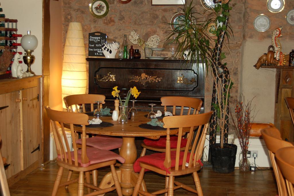 The Mitre Inn Witheridge Екстер'єр фото