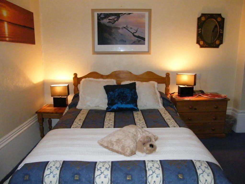 The Mitre Inn Witheridge Екстер'єр фото