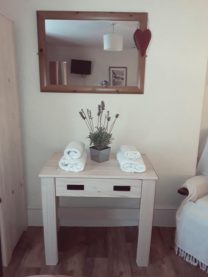 The Mitre Inn Witheridge Екстер'єр фото